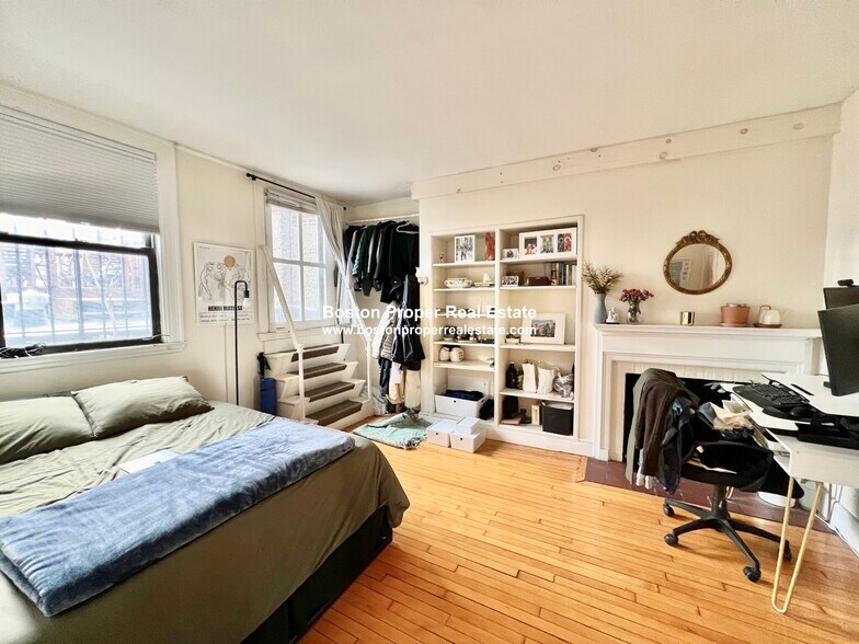 Building Photo - 191 Marlborough St