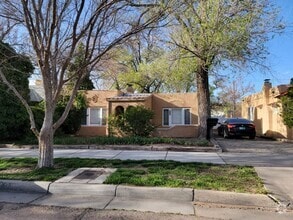 Building Photo - 2 BEDROOM AND 1 BATH NEXT TO UNM CAMPUS