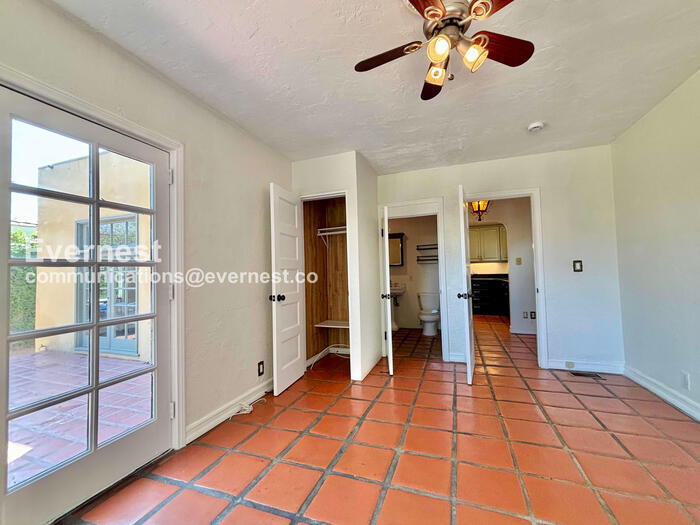 Building Photo - 132 N Crescent Heights Blvd