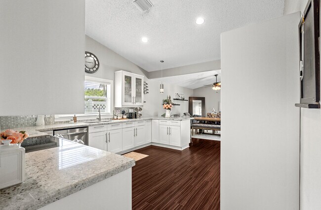 Building Photo - 2724 NW 124th Ave