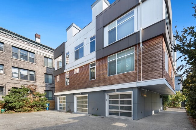Building Photo - 209 13th Ave E