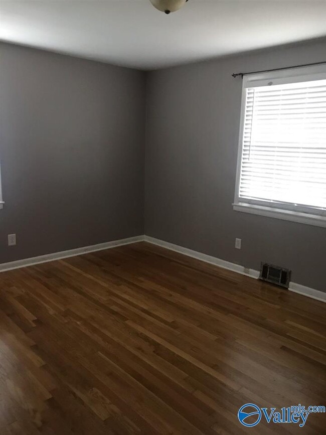 Building Photo - 7310 Chadwell Rd SW