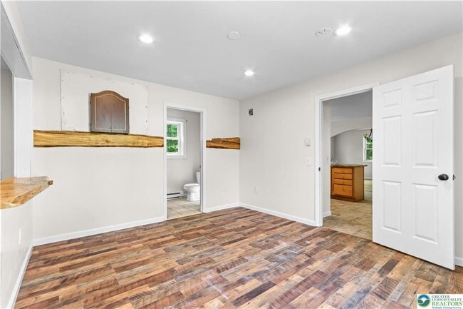 Building Photo - 1229 Fern Dr