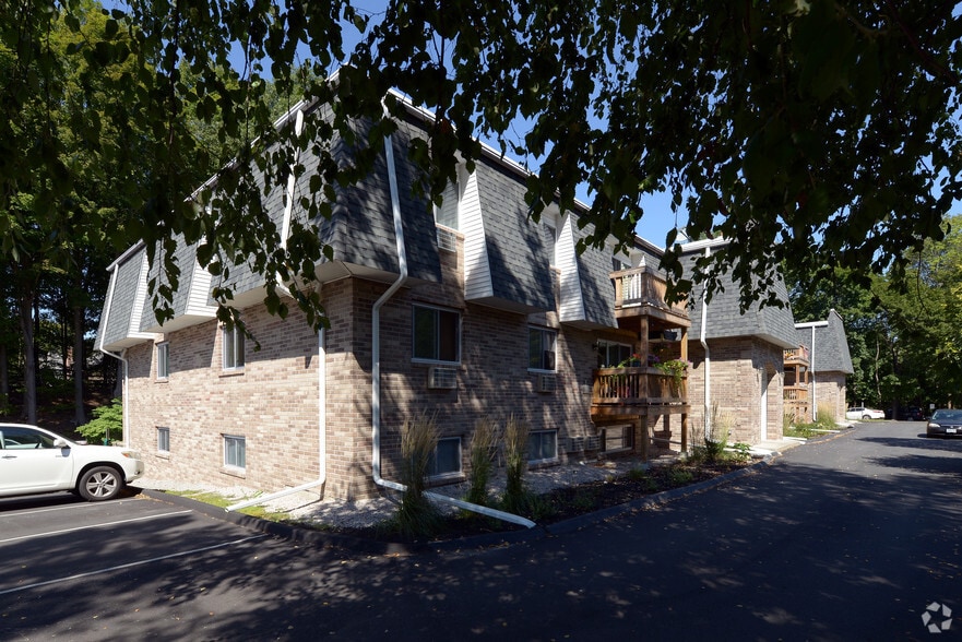 Dean Estates 383435 Oaklawn Ave Cranston RI 02920 Apartment Finder