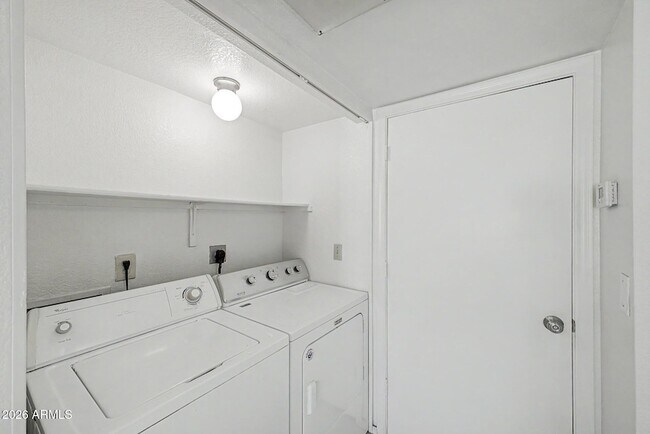 Building Photo - 16033 N 25th St