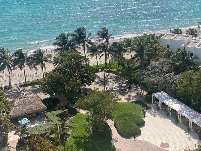 Building Photo - 3001 S Ocean Dr