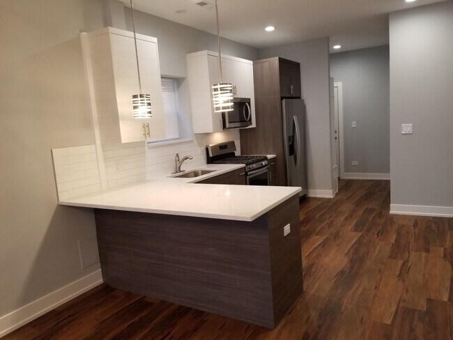 Building Photo - 4851 N Central Ave