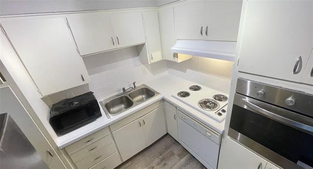 Building Photo - 3215 Douglas Ave