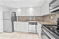 Building Photo - 8650 SW 109th Ave