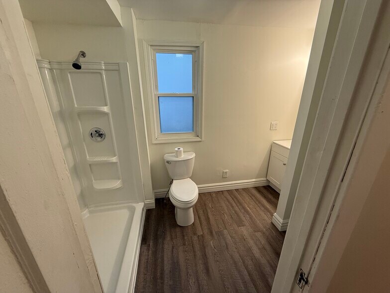 Building Photo - 1118 Kinneys Ln