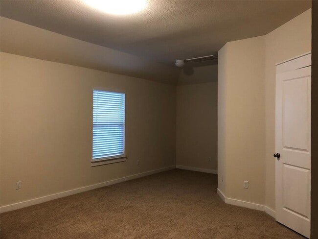 Building Photo - 17001 Borromeo Ave