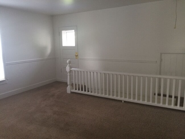 Building Photo - 417 Crooks Ave