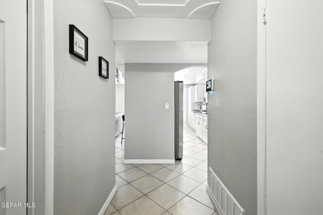 Building Photo - 329 Sereno Dr