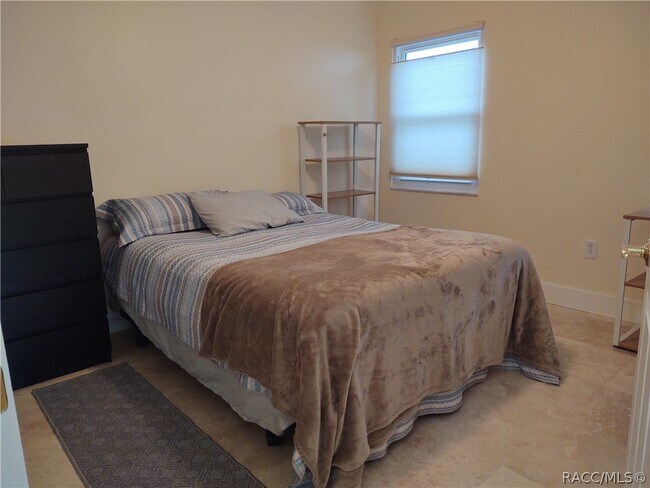 Building Photo - 10906 W Cove Harbor Dr