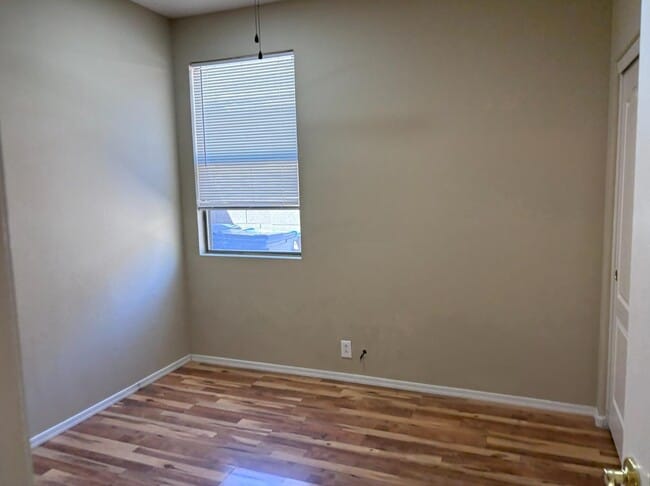 Building Photo - 2720 E Hulet Dr