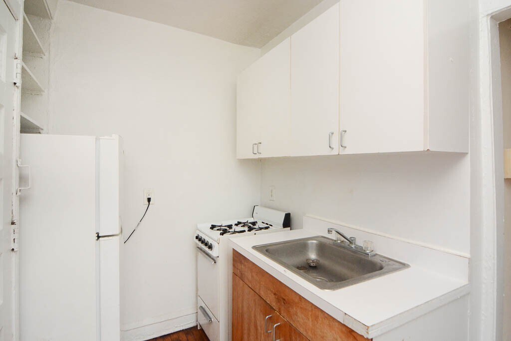 Building Photo - 3310 W Schubert Ave