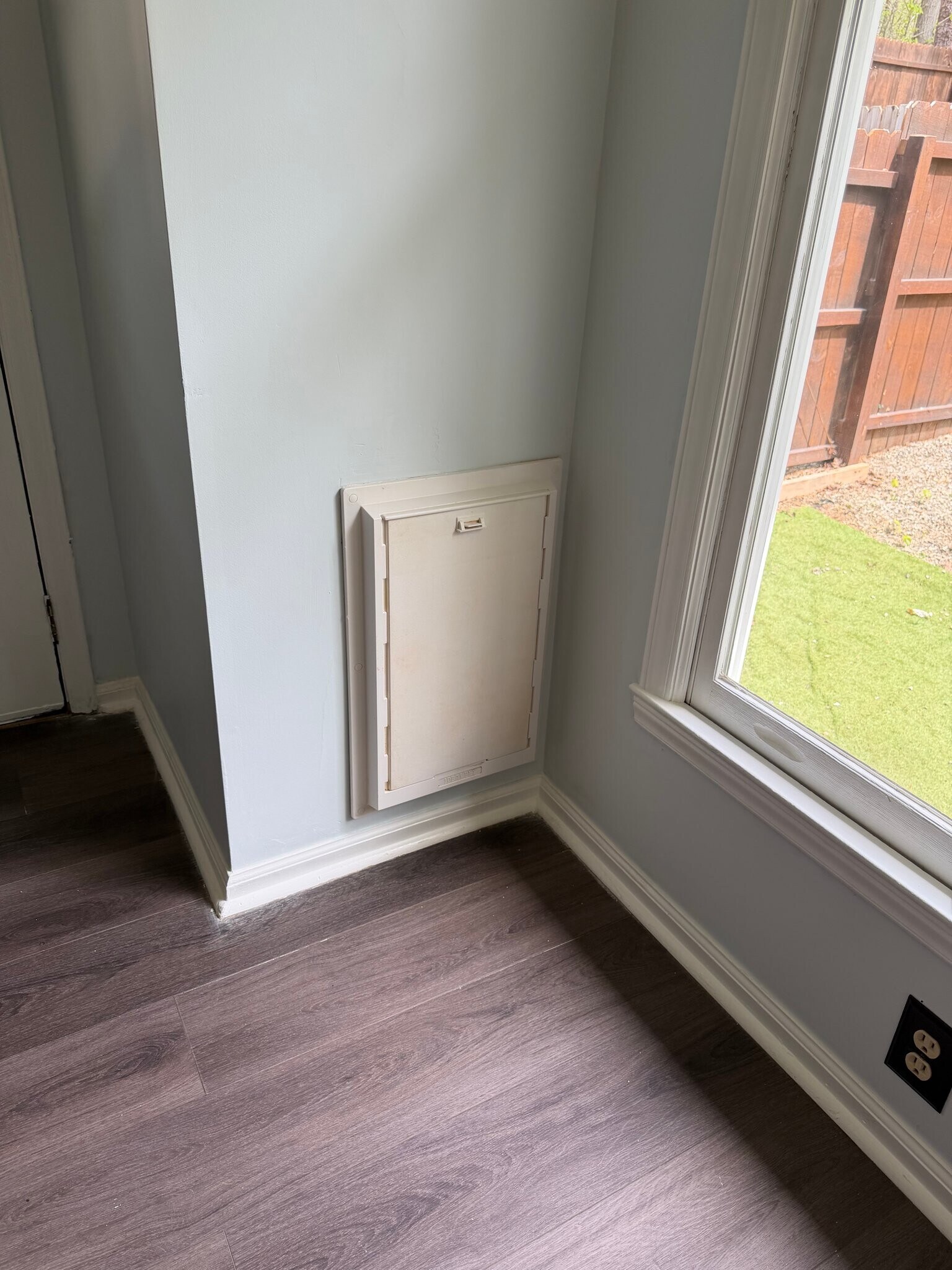 Building Photo - 3246 Woodside Ave