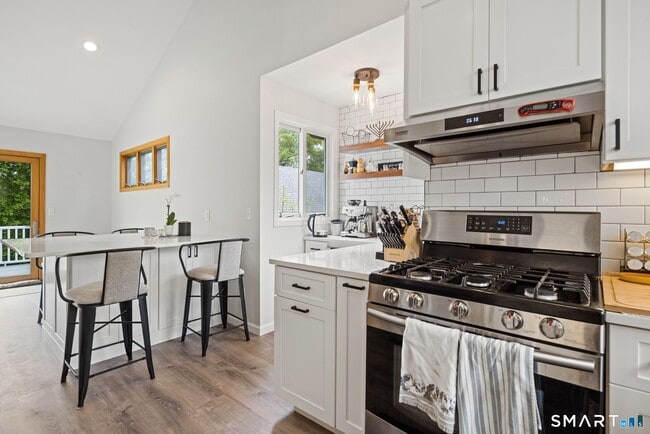 Building Photo - 39 Brightwood Ln