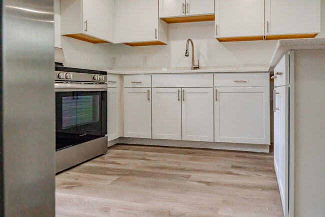 Building Photo - 217 Betty Ave