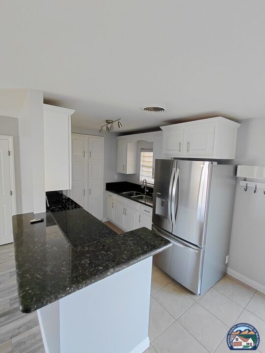 Building Photo - 1190 Ocotillo Dr