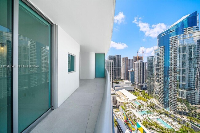 Building Photo - 900 Biscayne Blvd