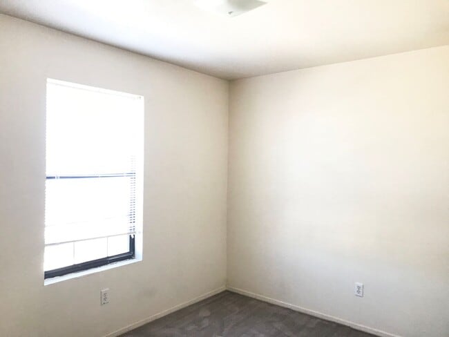 Building Photo - 1104 Leslie Cir