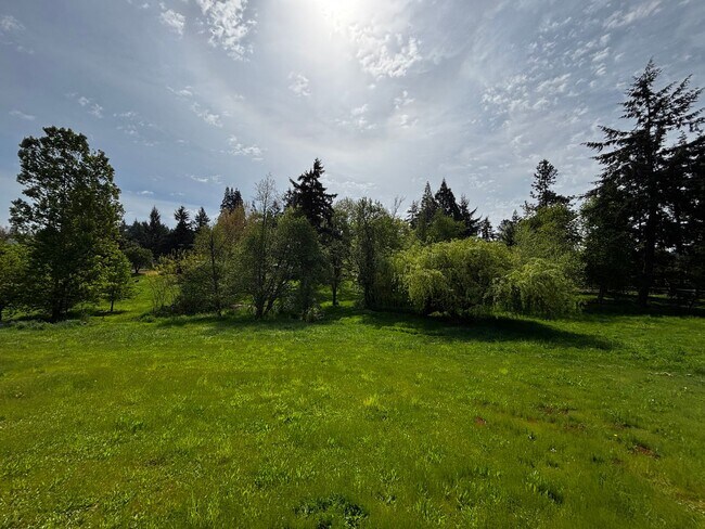 Building Photo - Rare 3-Acre 3BR Home in South Salem – Shops, Workspace & Greenhouses