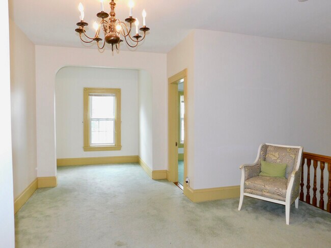 Building Photo - 61 Manchester St