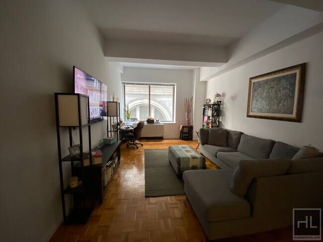 Primary Photo - WALL STREET