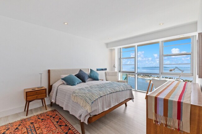 Building Photo - 2451 Brickell Ave