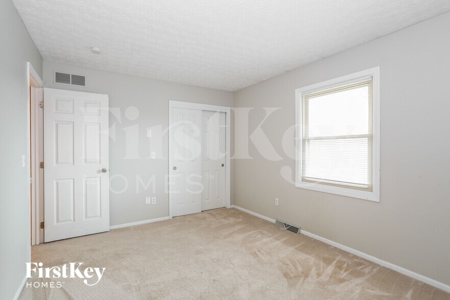 Building Photo - 2049 Stowbridge Rd