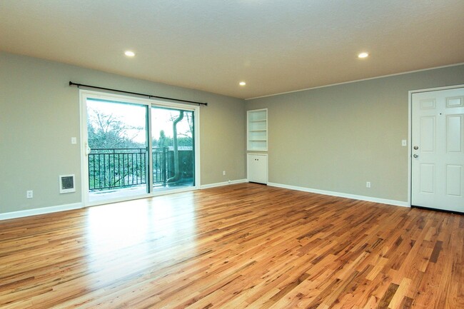 Interior Photo - Raleigh Heights