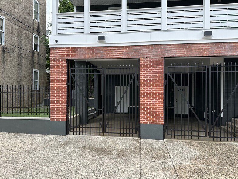 Building Photo - 256 N 32nd St