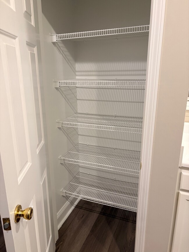 Building Photo - 10717 N Park Ave