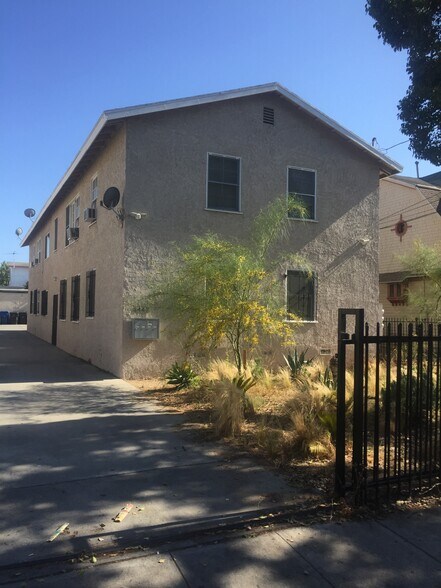 Building Photo - 1442 W 27th St