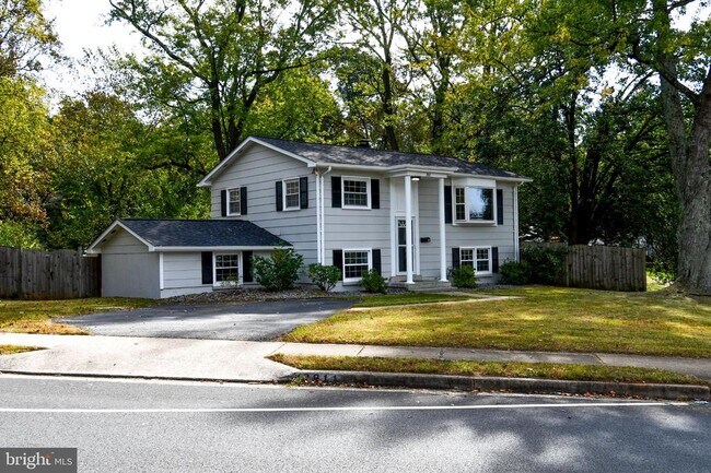 Building Photo - 3811 Forestdale Ave