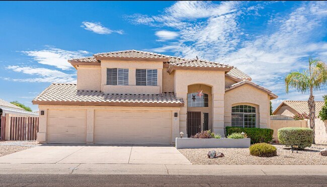 Primary Photo - Stunning 4 Bedroom/2.5 Bath Home In Phoeni...