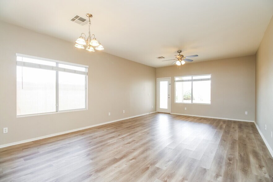 Building Photo - 6726 E Minton St