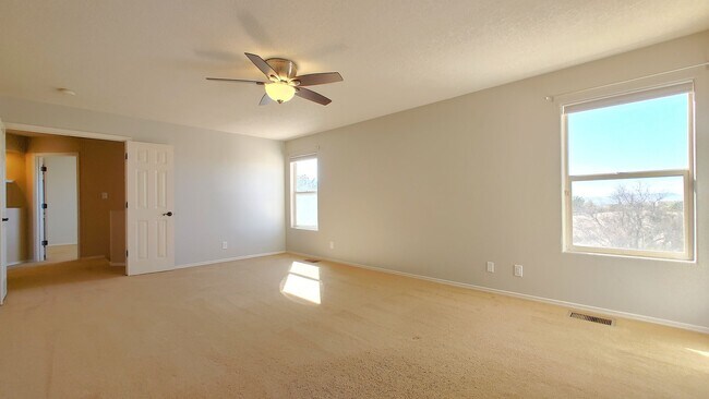 Building Photo - Magnificent 4 Bedroom, 2.5 Bath in Rio Rancho!