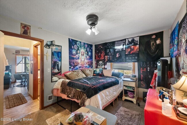 Building Photo - 4925 Southside Dr