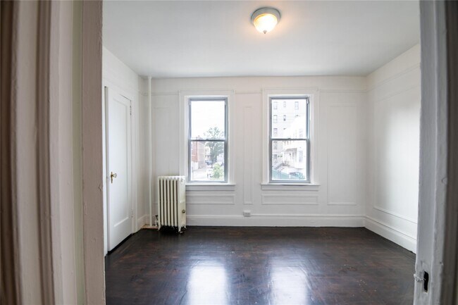 Building Photo - 2436 Dorsey St