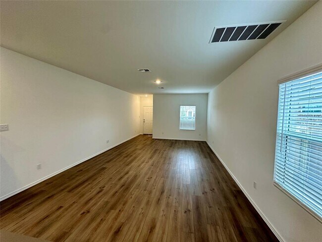 Building Photo - 610 Waterway Ave