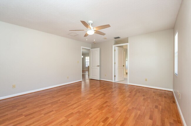 Building Photo - Great Location In NE Palm Bay!