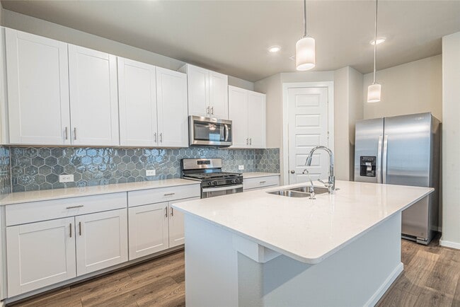 Building Photo - 4109 Fig Grv St