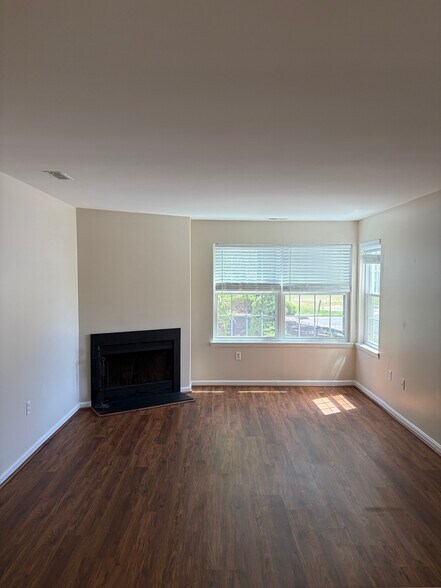 Building Photo - 109 Driftwood Ct