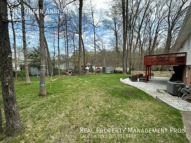 Building Photo - 3544 Queen Anne Dr