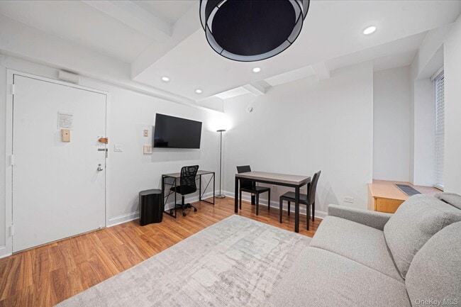 Building Photo - 150 W 51st St