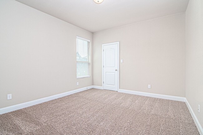 Building Photo - 6014 Sunrise Way
