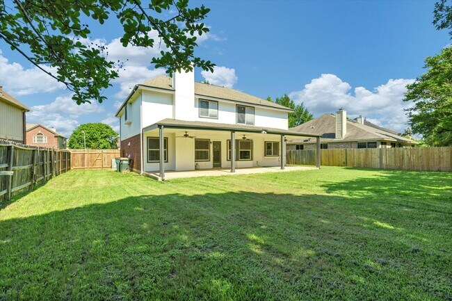Building Photo - 412 Steeplechase Dr