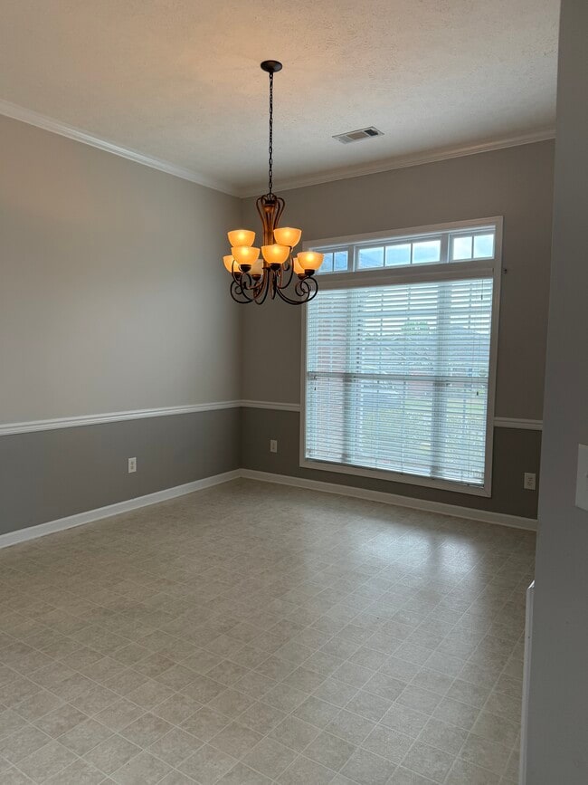 Building Photo - Santee Court